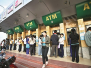 Đến hẹn lại lên – NHNN yêu cầu không để ATM hết tiền
