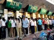 Ngân hàng Nhà nước yêu cầu tạm dừng tăng phí rút tiền ATM nội mạng