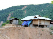 Nghệ An: Hàng trăm hộ dân diện nguy cấp sạt lở đất phải di dời