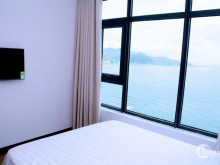 Cho thuê căn hộ chung cư mùa du lịch. 800.000đ/ngày, trực diện view biển Hòn Chồng, Nha Trang.