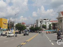 Bán gấp nhà mặt tiền đường Lê Lợi, thị trấn Vạn Giã, đặc khu kinh tế Bắc Vân Phong, giá 5.7 tỷ