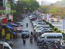"Cho thuê nhà mặt phố Nguyễn Ngọc Vũ Dt 200m2,mt 9.1m.