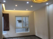 Cho thuê nhà mặt phố Giảng Võ dt 80m2, 7 tầng thông sàn , có thang máy giá 89 tr/ lh 0984250719