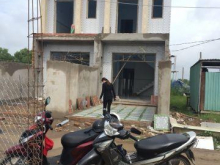 Bán nhà đẹp mới đối diện UBND Hưng Long khu dân cư sầm uất 4X26 SHR