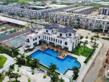 Biệt thự sân vườn Nam Sài Gòn, giá chỉ 2,1 tỷ, 1 trệt 2 lầu sân thượng, sổ hồng riêng