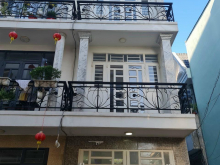 Nhà 2 lầu, 4 phòng ngủ, hẻm thông 5m đường Nguyễn Thị Đặng giá 1,95 tỷ