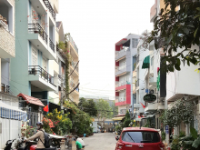 Cần Bán Nhà Ngang 6m, Hẻm 10m đang cho thuê 65tr Ở Phường 11, Quận 3, Tp Hồ Chí Minh