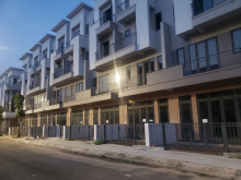 shophouse 4 tầng 210 M2, giá gần 4 tỷ,gần công viên, dễ thanh khoản,dân cư đông Từ Sơn,Bắc Ninh, Vsip