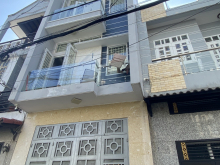 Cần bán gấp nhà mặt tiền Đường Lê Văn Quới, hẻm 8m thông ở Phường Bình Trị Đông, Bình Tân, Hồ Chí Minh