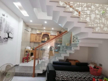 Siêu hiếm nhà 3 mê 60m2 Tôn Đản ô tô đậu giá chỉ 2.4 tỷ LH Mr Mạnh 0919790246