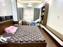 Bán nhà Ngọc Khánh, 28m2, 4 tầng, ba gác, kinh doanh, nhỉnh 2 tỷ, 0961905298