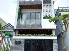Bán nhà nhà phố 1 trệt 1 lầu 1 tum, diện tích rộng rãi gần trường Tiểu Học Lê Văn Lương, đường xe hơi 12m