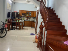 Chính chủ cho thuê nhà 4 tầng ở Phú Viên - Bồ Đề LH 0966661686