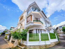 Bán villa Hồ Tùng Mậu Đà Lạt view Hồ Xuân Hương