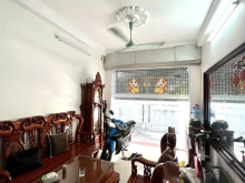 Nhỉnh 2 tỷ nhà 3 tầng Thanh Am, quận Long Biên S 40 m2, ngõ ôtô.