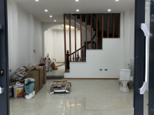 Cần bán gấp nhà phố Thanh Am, 60 m2, 4T,MT 5 m, chỉ nhĩnh 8 tỷ.