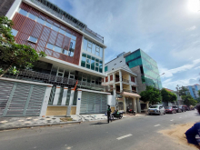 Bán nhà mặt tiền Lô góc Nhiêu Tứ, Phú Nhuận, 120 m2 giá hơn 10 tỷ