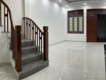 Nhà đẹp phố Ngọc Trì, ô tô, 30 m2, 5 tầng, giá chỉ 3,15 tỷ.