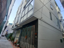Bán nhà phố Việt Hưng, lô góc, ô tô đỗ trước cửa, diện tích 33 m2, giá chỉ 3.65 tỷ
