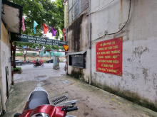 Cho thuê nhà riêng Nguyễn Khang ô tô đậu cửa, giá chỉ 15tr