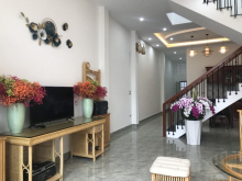 Nhà 2 tầng Xuân Thiều 7, sát biển Nguyễn Tất Thành, nhà đẹp,để lại nội thất.