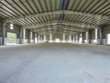 cho thuê xưởng dt 10800m2 có nhà xưởng dựng 6300m2 còn lại khuôn viên sân bãi ..