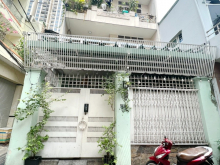 Nhà 4 tầng nở hậu 6.8m 3 mặt HXH đường Cao Thắng P12Q10