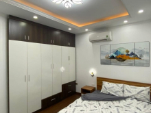 BÁN NHÀ HỒNG TIẾN , DT 35M, 5T, 4 TỶ, VIEW HỒ, NGÕ  Ô TÔ THÔNG, NHÀ ĐẸP, NỘI THẤT SANG TRỌNG, Ở SƯỚNG