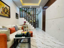 Cần bán nhà Trương Định, quận Hai Bà Trưng, gần phố nhà đẹp ở ngay 32m giá hơn 3 tỷ.