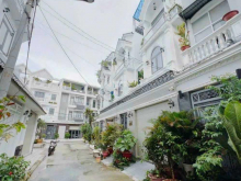 Bán nhà đẹp 4 tầng 6.4x14m, giá chỉ 6.5 tỷ, đường Huỳnh Tấn Phát