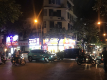 Cần Tìm Khách Thuê Nhà mặt phố Hàng Điếu, quận Hoàn Kiếm