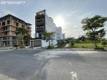 Ngộp bank bán gấp lô đất Lê Văn Lương Nhà Bè. MT đường16m liền kề tòa nhà cho thuê 100 phòng cách SC.VivoCIty Q7 3km.Giá chỉ 55 triệu/m2