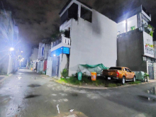 Bán ngôi nhà HXH QL 13, H. Bình Phước, Hàng ngộp, giá thấp