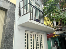 Căn góc mới 2 tầng hẻm thông đường Nguyễn Trãi P3Q5
