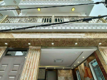Nhà đẹp giá rẻ phố Hoa Lâm, Long Biên Hà Nội 54m2 x 5 tầng thang máy ô tô con đỗ cửa