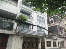 Bán toà văn phòng 7 tầng mặt phố Hoàng Quốc Việt, lô góc, thang máy, 90m2, kinh doanh VP