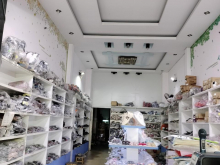 Cần Sang Nhượng gấp cửa hàng giày dép Biti's vị trí đẹp góc ngã tư tại quận Tân Phú, TPHCM