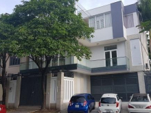 Cần cho thuê Biệt thự mới khu Bàu Cát P14 Tân Bình. DT 12x20m, Giá 45tr/tháng.