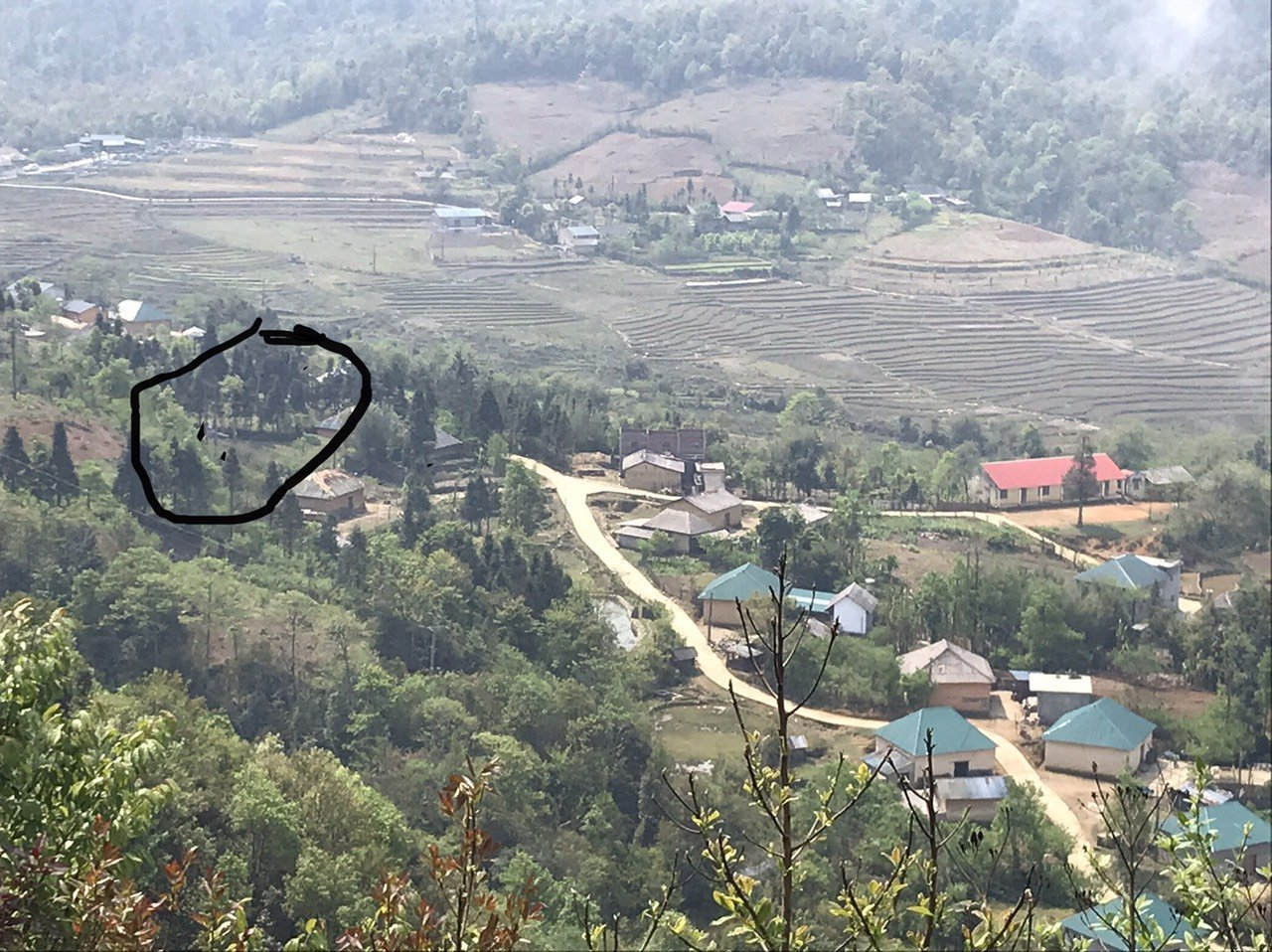 Bán mảnh đất thôn Mò Phú Chảii - Y Tý - Bát Sát, DT 655m, bao đủ trích lục huyện, giá 1tr/m2. Ms Lan 0988322328