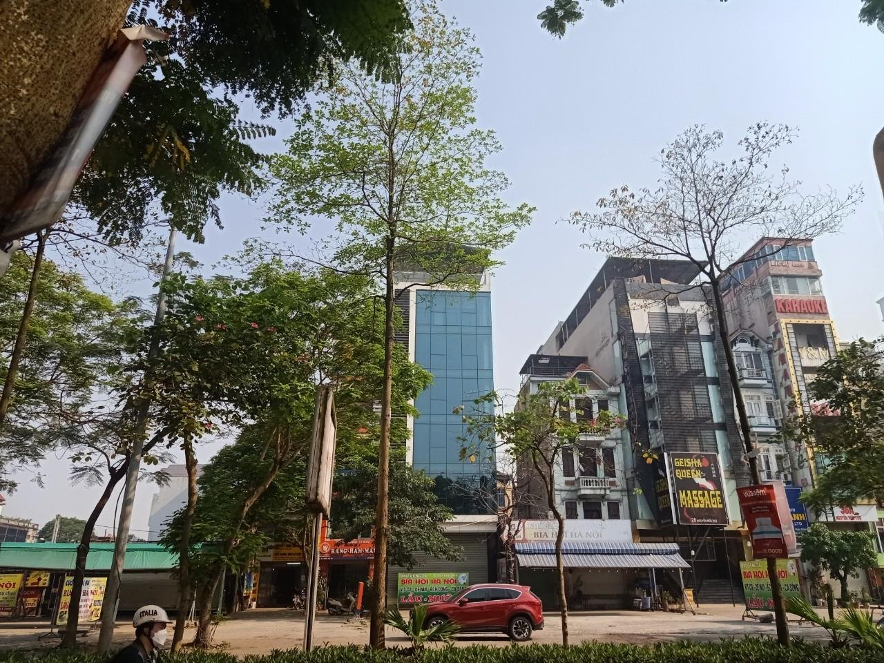 Chính chủ bán nhà mặt phố KĐT Linh Đàm 140m,  MT 6,5m nhỉnh 30 tỷ LH 0933892225.