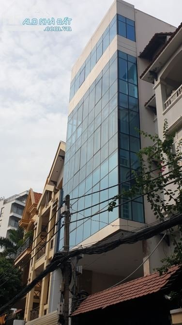 Bán Toà Văn phòng gần Sân Bay P4 Tân Bình DT: 6.5x25m Hầm 6Lầu 50Tỷ