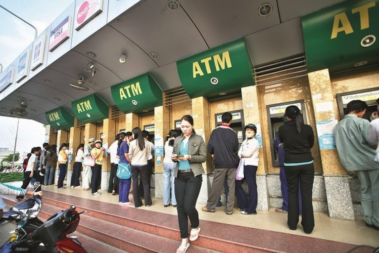 NHNN yêu cầu đảm bảo hoạt động ATM thông suốt trong dịp tết